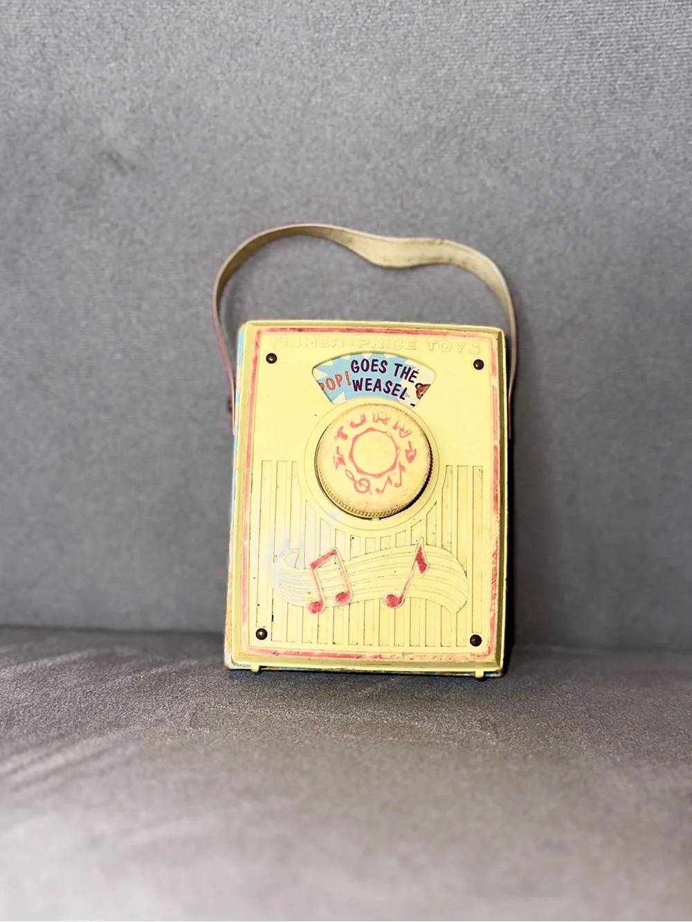 Vintage 1960s Fisher-Price TV Radio Music Box Pop Goes The Weasel - Works!